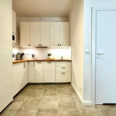 Rustic Old Town Apartment *